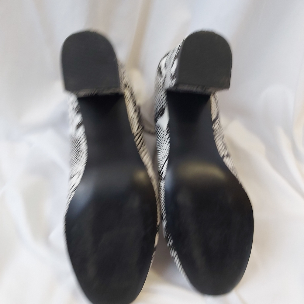 Snake Print Ankle Boot S:9 - image 5
